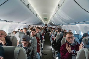 «airBaltic» sadarbībā ar Latvijas Hokeja federāciju organizē fanu lidojumus uz Tamperi 14