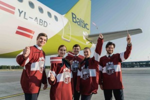 «airBaltic» gadā pār Latvijas hokeja fanu nokļūšanu uz un no Tamperes - Foto