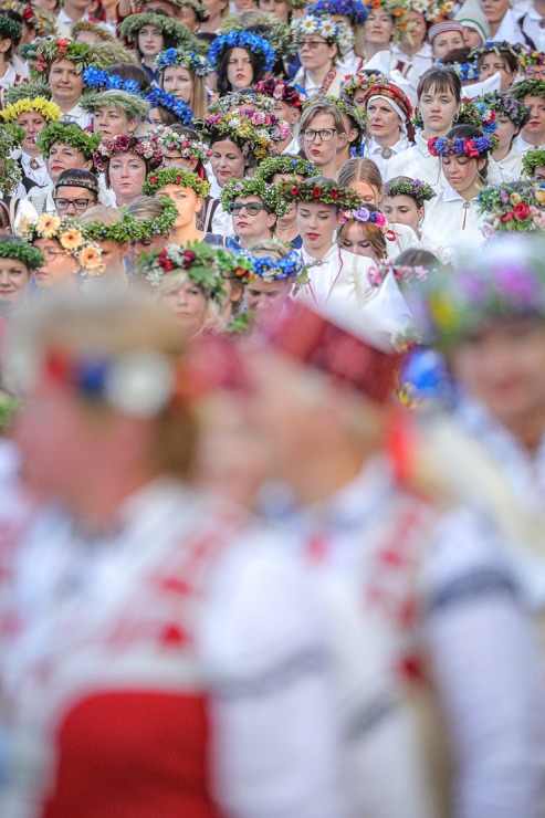 Fotogrāfs Mareks Galinovskis piedāvā īpašus fotomirkļus no koru lielkoncerta «Tīrums. Dziesmas ceļš». #CUPRA #Autobrava #VEFkvartals #UFOGolf #TrueSto 339169