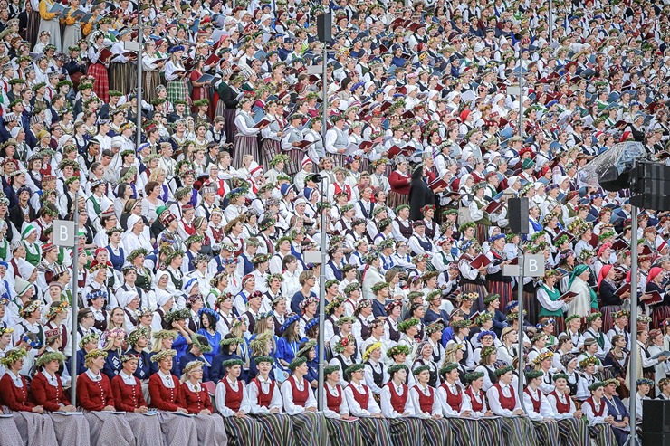 Fotogrāfs Mareks Galinovskis piedāvā īpašus fotomirkļus no koru lielkoncerta «Tīrums. Dziesmas ceļš». #CUPRA #Autobrava #VEFkvartals #UFOGolf #TrueSto Fotogrāfs Mareks Galinovskis piedāvā īpašus fotomirkļus no koru lielkoncerta «Tīrums. Dziesmas ceļš». #CUPRA #Autobrava #VEFkvartals #UFOGolf #TrueSto 339179