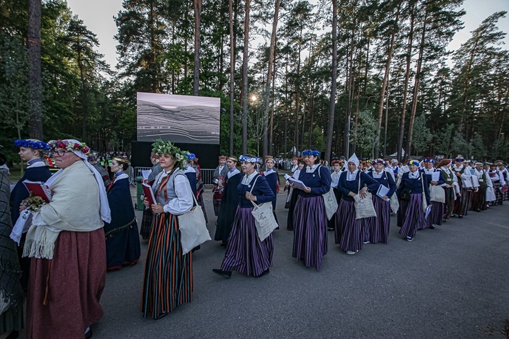 Fotogrāfs Mareks Galinovskis piedāvā īpašus fotomirkļus no koru lielkoncerta «Tīrums. Dziesmas ceļš». #CUPRA #Autobrava #VEFkvartals #UFOGolf #TrueSto Fotogrāfs Mareks Galinovskis piedāvā īpašus fotomirkļus no koru lielkoncerta «Tīrums. Dziesmas ceļš». #CUPRA #Autobrava #VEFkvartals #UFOGolf #TrueSto 339218