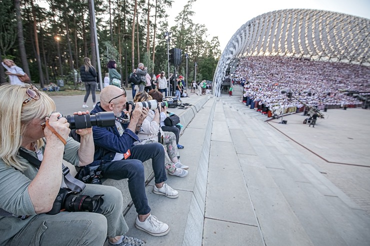 Fotogrāfs Mareks Galinovskis piedāvā īpašus fotomirkļus no koru lielkoncerta «Tīrums. Dziesmas ceļš». #CUPRA #Autobrava #VEFkvartals #UFOGolf #TrueSto Fotogrāfs Mareks Galinovskis piedāvā īpašus fotomirkļus no koru lielkoncerta «Tīrums. Dziesmas ceļš». #CUPRA #Autobrava #VEFkvartals #UFOGolf #TrueSto 339219