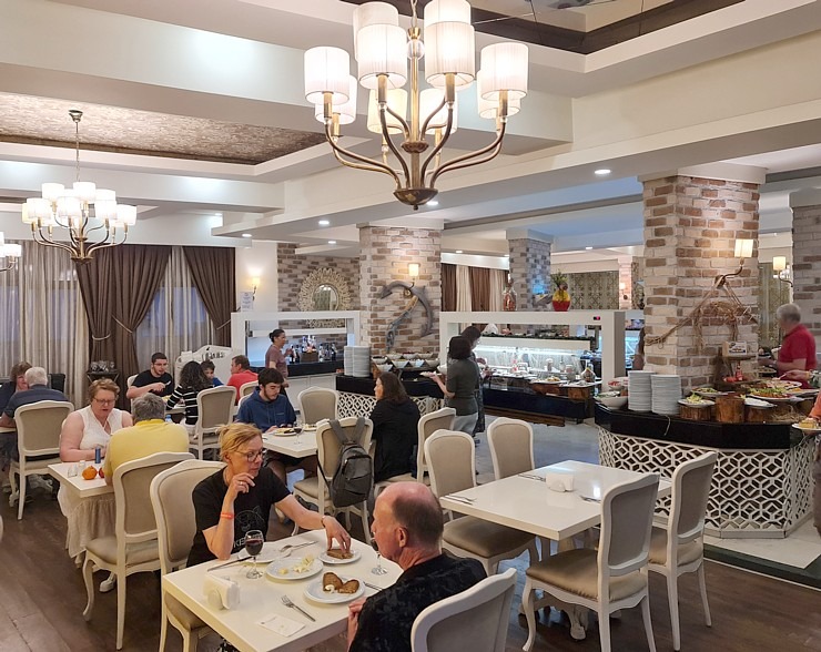 Travelnews.lv iepazīst Ziemeļkipras viesnīcas «Vuni Palace Hotel» ēdienkarti. Sadarbībā ar Puzzle Travel Travelnews.lv iepazīst Ziemeļkipras viesnīcas «Vuni Palace Hotel» ēdienkarti. Sadarbībā ar Puzzle Travel 339722