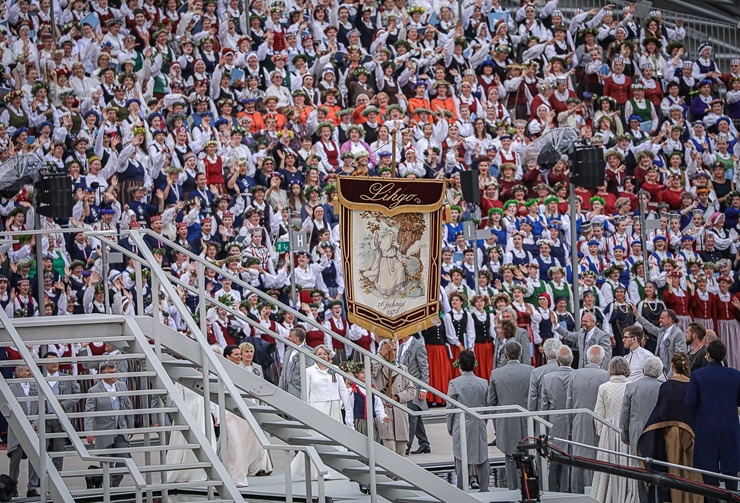Fotogrāfs Mareks Galinovskis: Dziesmu svētku lielkoncerts «Tīrums. Dziesmas ceļš» skan Mežaparka Lielajā estrādē Fotogrāfs Mareks Galinovskis: Dziesmu svētku lielkoncerts «Tīrums. Dziesmas ceļš» skan Mežaparka Lielajā estrādē 339830