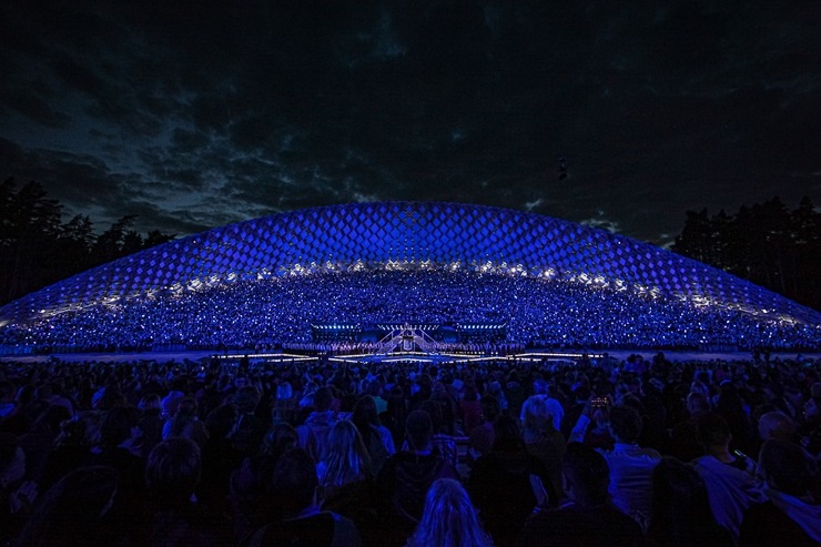 Fotogrāfs Mareks Galinovskis: Dziesmu svētku lielkoncerts «Tīrums. Dziesmas ceļš» skan Mežaparka Lielajā estrādē Fotogrāfs Mareks Galinovskis: Dziesmu svētku lielkoncerts «Tīrums. Dziesmas ceļš» skan Mežaparka Lielajā estrādē 339848