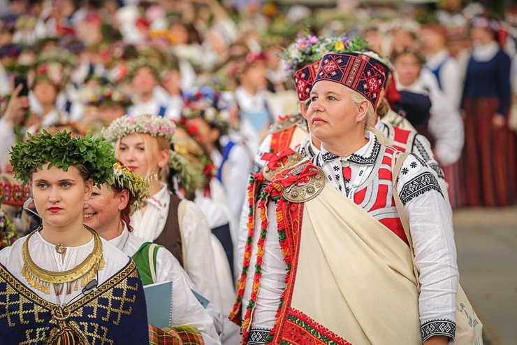 Fotogrāfs Mareks Galinovskis: Dziesmu svētku lielkoncerts «Tīrums. Dziesmas ceļš» skan Mežaparka Lielajā estrādē Fotogrāfs Mareks Galinovskis: Dziesmu svētku lielkoncerts «Tīrums. Dziesmas ceļš» skan Mežaparka Lielajā estrādē 339814