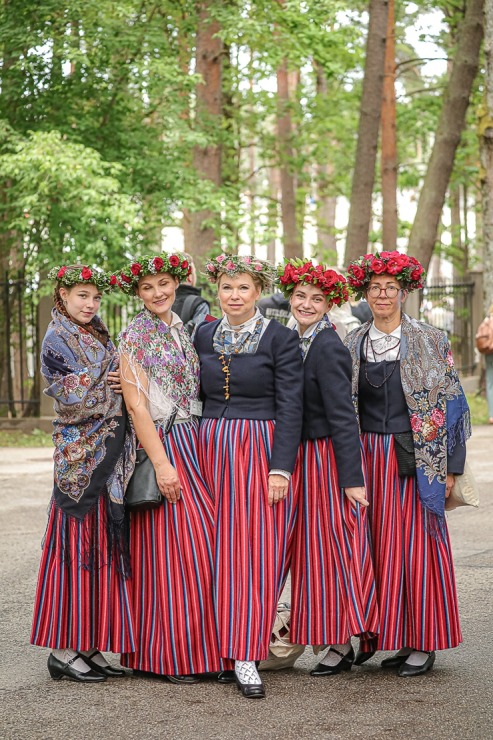 Fotogrāfs Mareks Galinovskis: Dziesmu svētku lielkoncerts «Tīrums. Dziesmas ceļš» skan Mežaparka Lielajā estrādē Fotogrāfs Mareks Galinovskis: Dziesmu svētku lielkoncerts «Tīrums. Dziesmas ceļš» skan Mežaparka Lielajā estrādē 339816