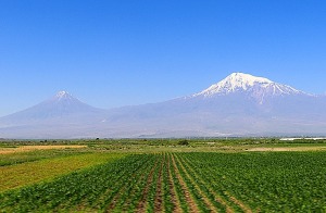 Travelnews.lv ar ekskursiju autobusu dodas gar Ararata piekāji uz Armēnijas dienvidaustrumiem. Sadarbībā ar airBaltic 8