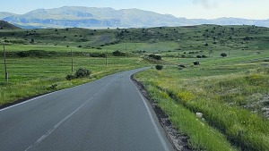Travelnews.lv ar ekskursiju autobusu iepazīst Armēnijas ielu tirdzniecību un dabas ainavas. Sadarbība ar airBaltic 29
