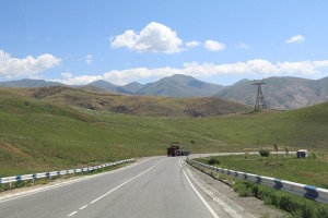 Travelnews.lv ar ekskursiju autobusu izbauda Armēnijas dabas skatus. Sadarbībā ar airBaltic 24