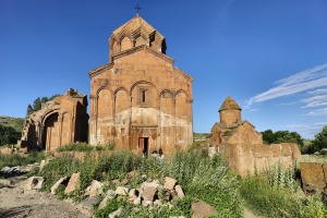 Travelnews.lv iepazīst Armēnijas Marmašena klosteri Ahurjanas ielejā un izbrauc ar kanoe laivām. Sadarbībā ar airBaltic 1