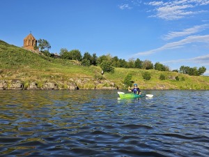Travelnews.lv iepazīst Armēnijas Marmašena klosteri Ahurjanas ielejā un izbrauc ar kanoe laivām. Sadarbībā ar airBaltic 6