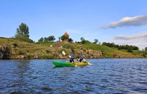 Travelnews.lv iepazīst Armēnijas Marmašena klosteri Ahurjanas ielejā un izbrauc ar kanoe laivām. Sadarbībā ar airBaltic 9