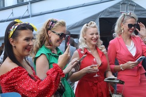 Rīgas restorāns «Buržujs» jau 12. reizi rīko grandiozu «Austeru festivāls», kur viesi apēd 12 000 austeres 13
