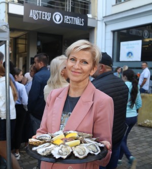 Rīgas restorāns «Buržujs» jau 12. reizi rīko grandiozu «Austeru festivāls», kur viesi apēd 12 000 austeres 47