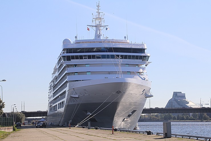 Rīgas ostā pirmo reizi ienāk kruīzu kompānijas «Silversea Cruises» luksus klases kuģis «Silver Dawn» 343367
