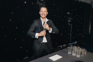 Pasaules kokteiļu čempions Staņislavs Jonāns ir lepns par «Rīgas kokteiļu festivālu 2023». Foto: brandins.lv 12