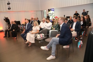 «Porsche Latvija» un Rīgas Motormuzejs ielūdz apmeklēt latvieša radītus Porsche sporta auto 36