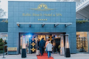 «Baltic Beach Hotel & SPA» pulcē draugus uz dāsnuma un izdevīgo piedāvājumu gadatirgu «Saulainā nakts». Foto: Artis Veigurs 1