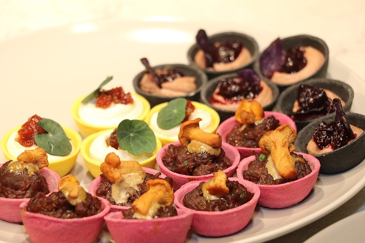 Travelnewslv piedalās pavārgrāmatas «BALTIC CHEFS 2» un ARENS salona jaunās ekspozīcijas prezentāciju Travelnewslv piedalās pavārgrāmatas «BALTIC CHEFS 2» un ARENS salona jaunās ekspozīcijas prezentāciju 347835