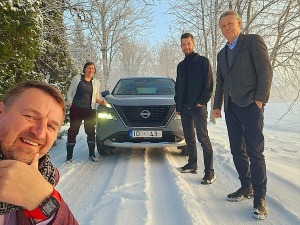 Jānis Deinats, Inta Ruka, Reinis Hofmanis un Travelnews.lv ar Gada Auto 2024 «Nissan X-Trail» dodas uz Ventspili 10