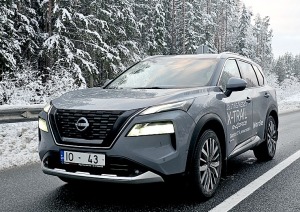 Jānis Deinats, Inta Ruka, Reinis Hofmanis un Travelnews.lv ar Gada Auto 2024 «Nissan X-Trail» dodas uz Ventspili 31
