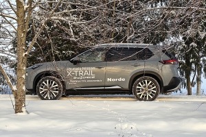 Jānis Deinats, Inta Ruka, Reinis Hofmanis un Travelnews.lv ar Gada Auto 2024 «Nissan X-Trail» dodas uz Ventspili 9