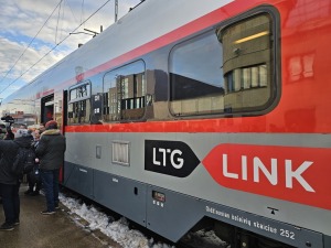 Rīgas Centrālā stacijā ienāk pirmais vilciens no Viļņas 6