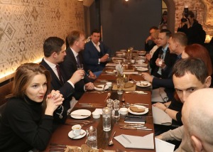 Latvijas Restorānu biedrība tiekas seminārā un Rīgas viesnīcas «Pullman Riga Old Town» pusdienās ar Ekonomikas ministru Viktoru Valaini 42