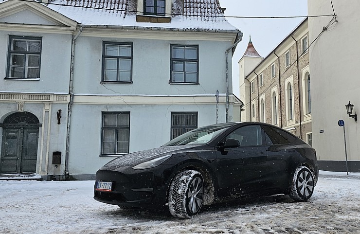 Apceļojam sniegoto Latviju ar auto nomas «Sixt Latvija» spēkratu «Tesla Y Long Range AWD» 349131