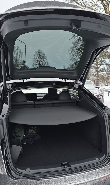 Apceļojam sniegoto Latviju ar auto nomas «Sixt Latvija» spēkratu «Tesla Y Long Range AWD» 349140