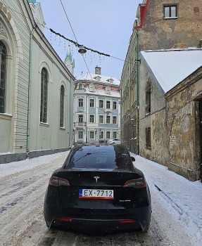 Apceļojam sniegoto Latviju ar auto nomas «Sixt Latvija» spēkratu «Tesla Y Long Range AWD» 15