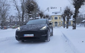 Apceļojam sniegoto Latviju ar auto nomas «Sixt Latvija» spēkratu «Tesla Y Long Range AWD» 19