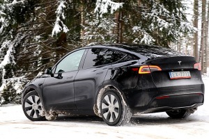 Apceļojam sniegoto Latviju ar auto nomas «Sixt Latvija» spēkratu «Tesla Y Long Range AWD» 4