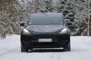 Apceļojam sniegoto Latviju ar auto nomas «Sixt Latvija» spēkratu «Tesla Y Long Range AWD» 6