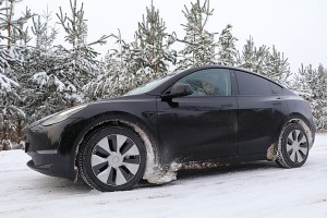 Apceļojam sniegoto Latviju ar auto nomas «Sixt Latvija» spēkratu «Tesla Y Long Range AWD» 7