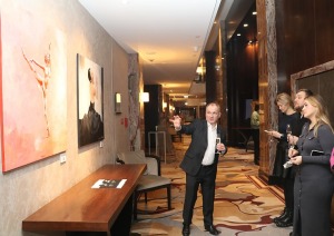 «Grand Hotel Kempinski Riga» atklāj austriešu mākslinieka Leo Štopfera (Leo Stopfer) gleznu izstādi par baleta tēmu 23
