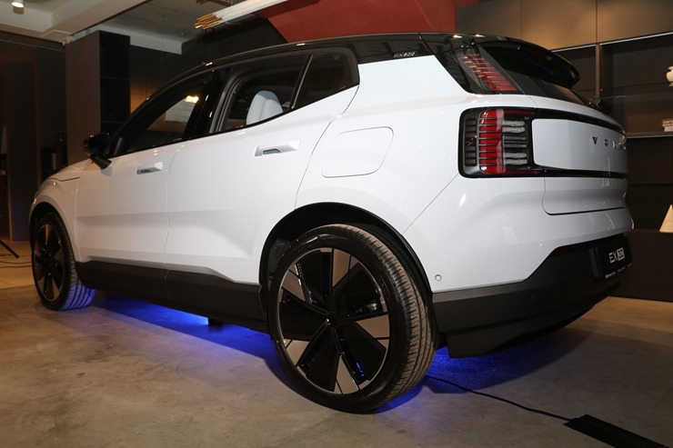 Autocentrs «Mūsa Motors Rīga» izsmalcinātā veidā prezentē jauno un elektrisko «Volvo EX30» 349416