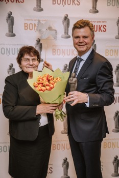 Skati latgaliešu kultūras gada balvas «Boņuks 2023» pasniegšanu. Foto: Dagnija Bernāne / Latgales vēstniecība GORS 45