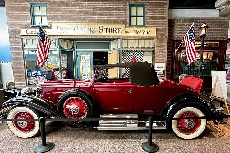 Iepazīstam ASV Nacionālā automobiļu muzeja eksponātus no Viljama F. Hara kolekcijas Nevadas štatā. Foto: Jānis Putniņš 350931