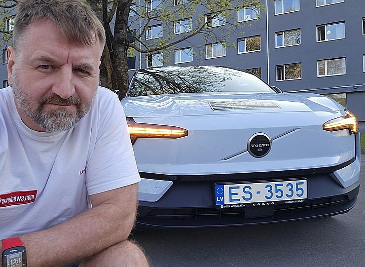 Travelnews.lv ceļo ar elektrisko un 427 zirgspēku jaudīgo «Volvo EX30» 353387