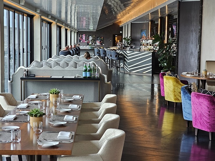 Vecrīgas «Grand Hotel Kempinski Riga» restorāns «Stage 22» piedāvā jaunu pavasara garšu pasauli 353444