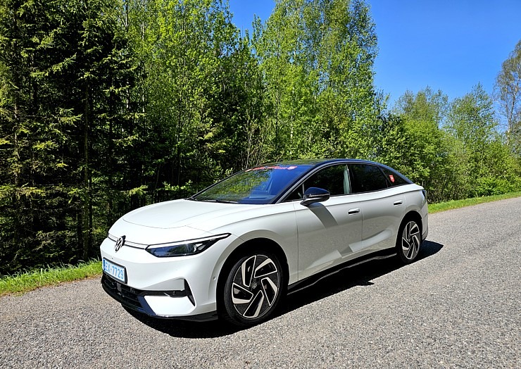 Travelnews.lv sadarbībā ar «Gada Auto» veic dienas testu ar 13 dažādiem spēkratiem 353566
