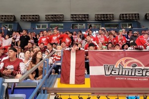 Travelnews.lv klātienē tur īkšķus par Latvijas uzvaru pasaules hokeja čempionātā spēlē ar Poliju 1