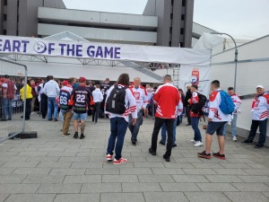 Travelnews.lv klātienē tur īkšķus par Latvijas uzvaru pasaules hokeja čempionātā spēlē ar Poliju 13