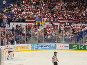 Travelnews.lv klātienē tur īkšķus par Latvijas uzvaru pasaules hokeja čempionātā spēlē ar Poliju 6