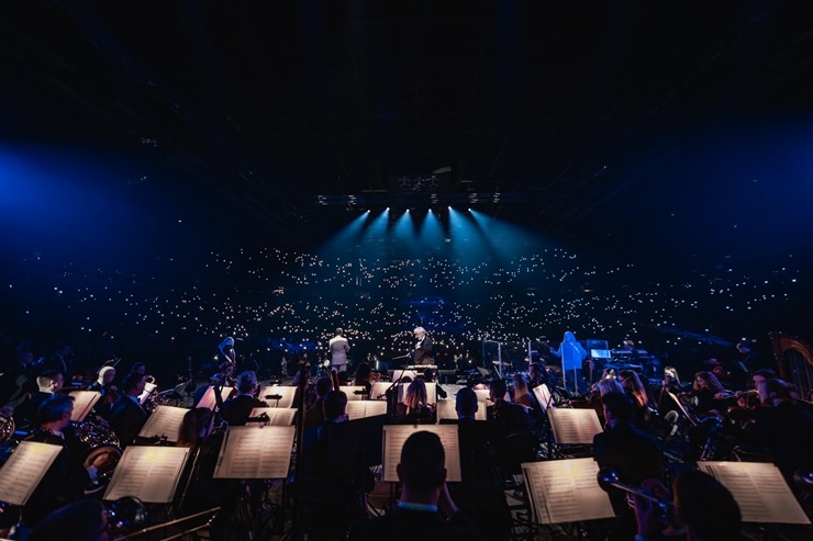 Skatītāji un mūziķi vienojas emocionālā koncertā – veltījumā komponistam Jurim Kulakovam 353843