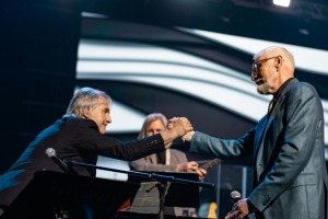 Skatītāji un mūziķi vienojas emocionālā koncertā – veltījumā komponistam Jurim Kulakovam 18