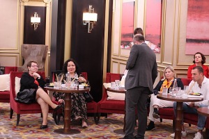 Vecrīgas 5 zvaigžņu viesnīcā «Grand Hotel Kempinski Riga» siera un viskija degustācijā iepazīstam «Maison Benjamin Kuentz» no Francijas. Foto: Rodions 13