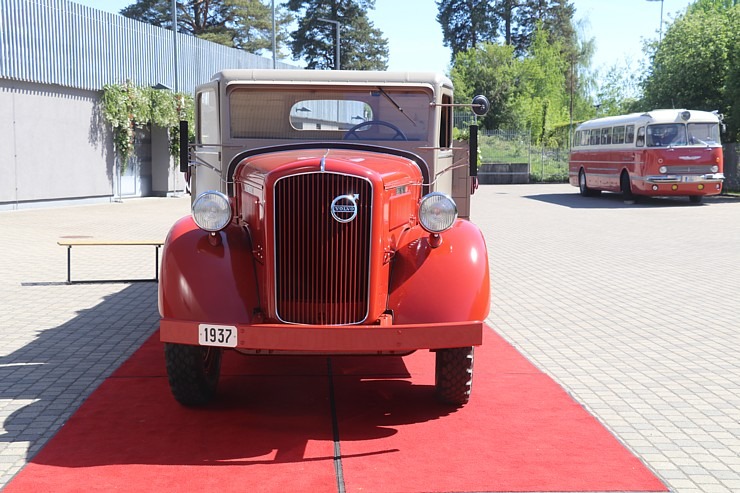 Rīgas Motormuzejs pēc 3 gadu restaurācijas prezentē pasaulē unikālu modeli - Volvo LV 95 (1937) 353925